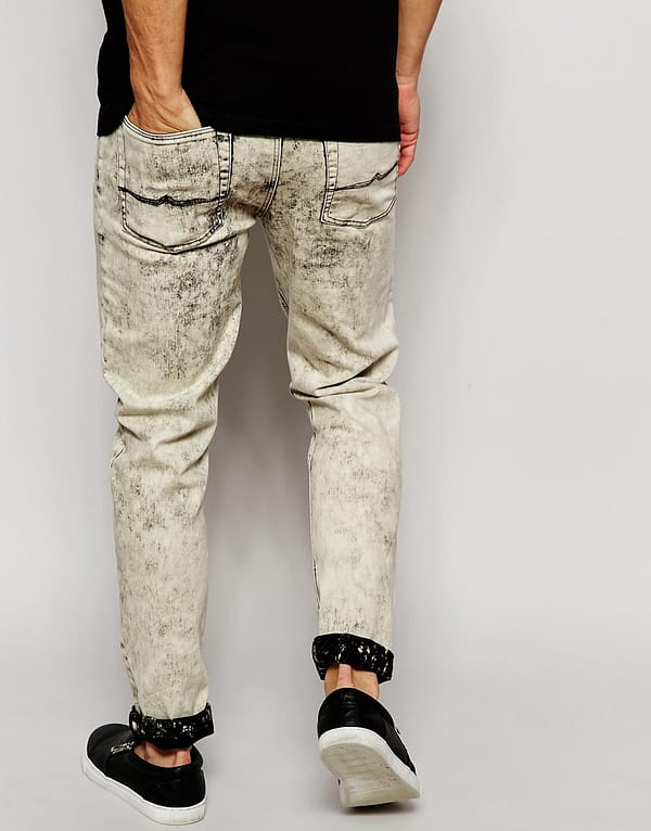 Skinny Jeans In Acid Wash - Image 2