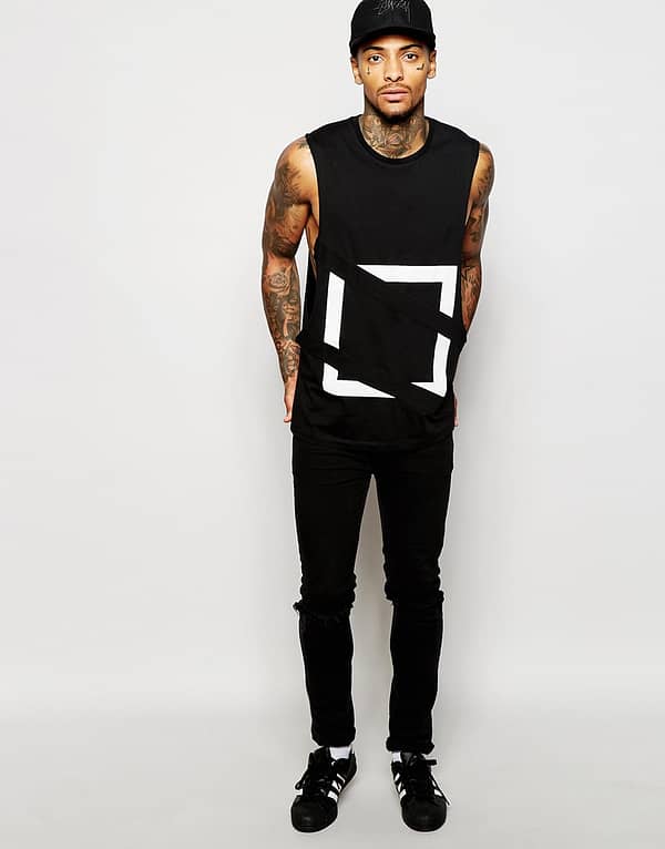 Sleeveless T-Shirt With Extreme Dropped Armholes And Applique - Image 2